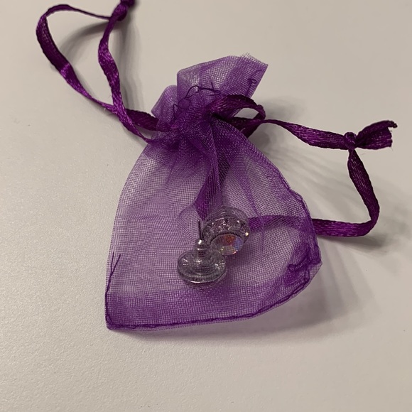 NWOT Sparkly Stud-like Earrings - Picture 5 of 5